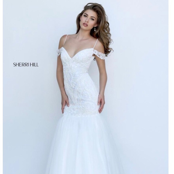 Mermaid wedding gown